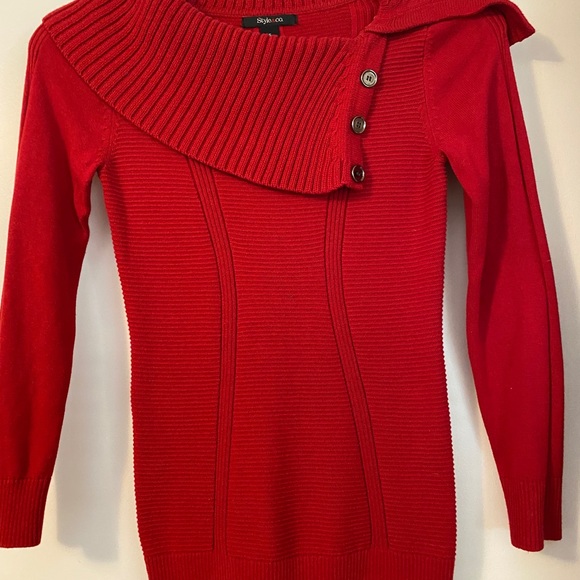 Red Shapely Sweater - Picture 1 of 4
